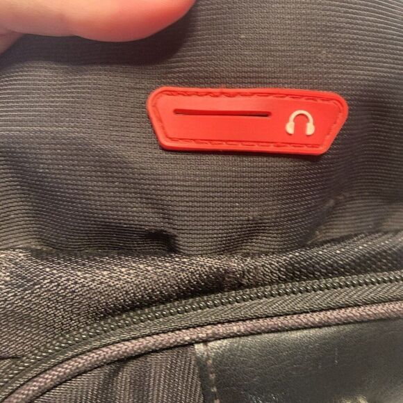 Victoria Tourist Solid Black Backpack - Picture 6 of 12